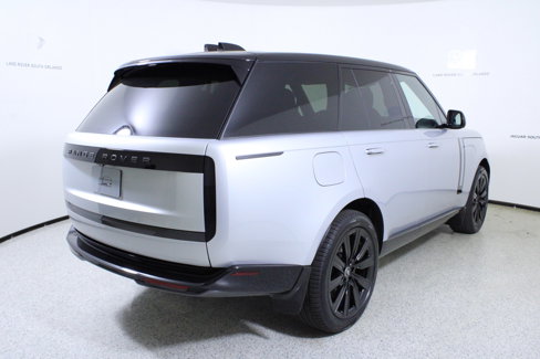 New 2025 Land Rover Range Rover SE image 7