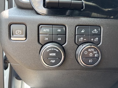 Used 2024 Chevrolet Silverado 2500 High Country w/ High Country Premium Package image 53
