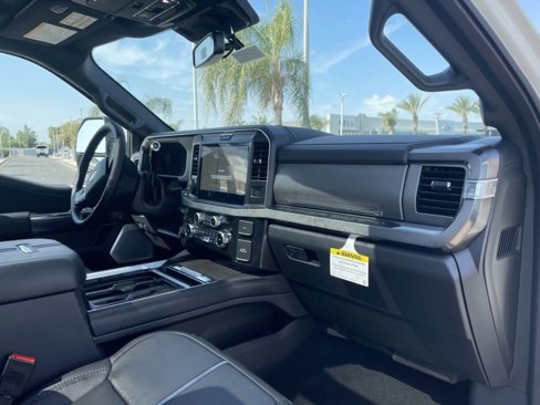 New 2025 Ford F250 Platinum w/ FX4 Off-Road Package image 29