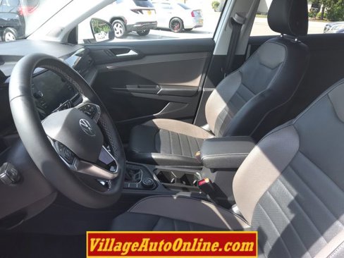 Used 2022 Volkswagen Taos SEL image 19