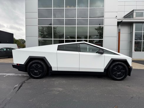 Used 2024 Tesla Cybertruck AWD Crew Cab image 5