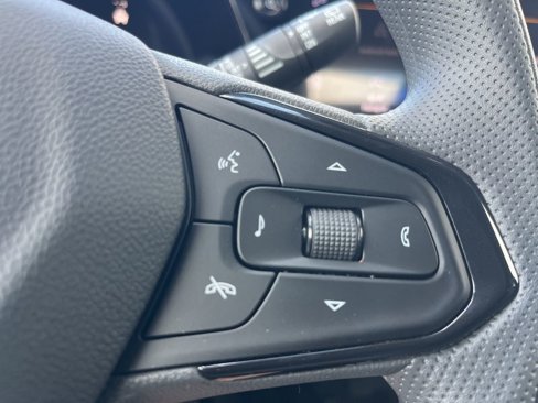 New 2025 Chevrolet Trax LT w/ LPO, Blackout Package image 14
