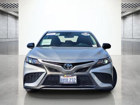 Used 2021 Toyota Camry SE image 4