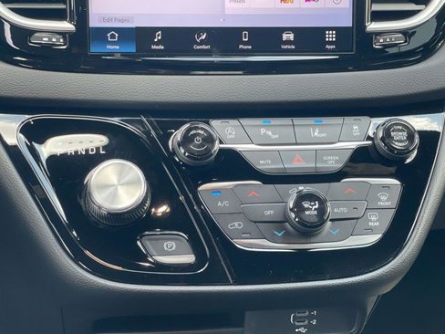 New 2026 Chrysler Voyager LX image 15