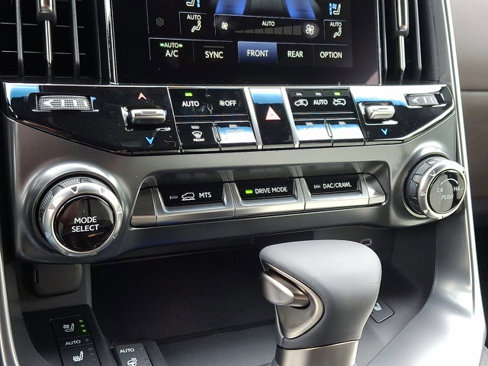 New 2025 Lexus LX 600 4WD w/ Luxury Package image 23
