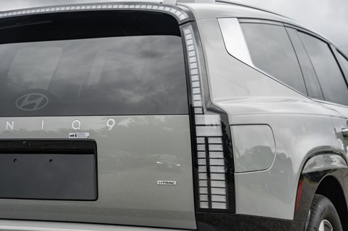 New 2026 Hyundai Ioniq 9 SEL image 6