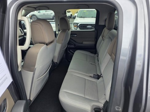 Used 2022 Nissan Frontier SV image 10