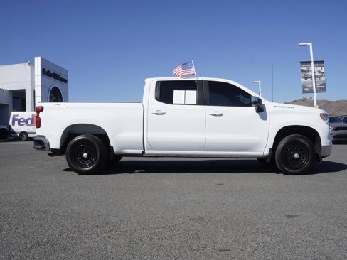 Used 2024 Chevrolet Silverado 1500 LT image 3