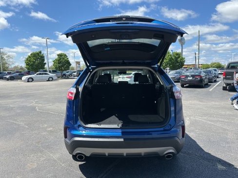 Used 2024 Ford Edge Titanium image 11