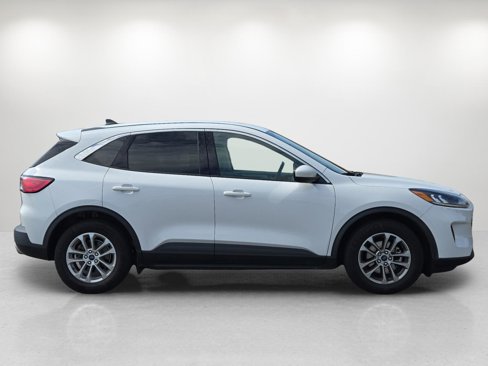 Used 2021 Ford Escape SE image 5