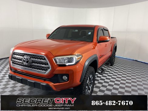 Used 2017 Toyota Tacoma TRD Off-Road w/ Tow Package (A/T) image 3