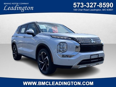 Used 2024 Mitsubishi Outlander AWD image 1