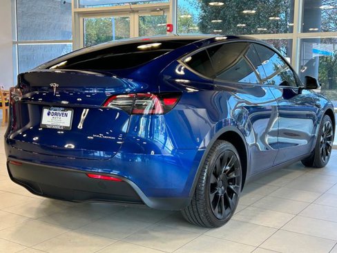 Used 2023 Tesla Model Y Long Range image 12