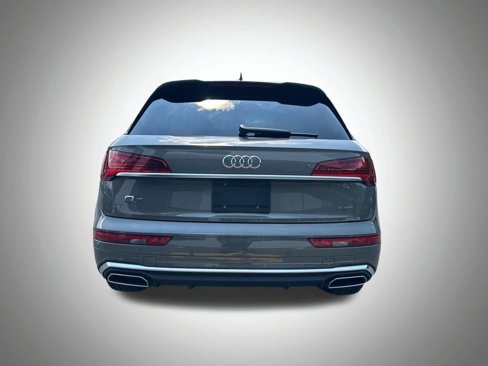 Used 2023 Audi Q5 2.0T Premium w/ Convenience Package image 8