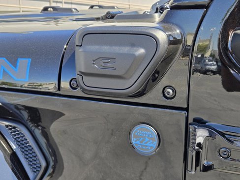 New 2025 Jeep Wrangler Unlimited Rubicon 4xe image 41