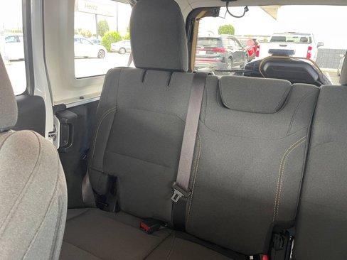 Used 2025 Jeep Wrangler Sahara image 38