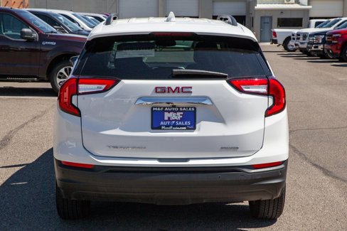 Used 2023 GMC Terrain SLE w/ Driver Convenience Package image 6