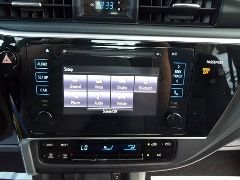 Used 2017 Toyota Corolla LE image 22