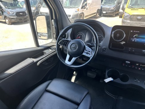 Used 2022 Mercedes-Benz Sprinter 2500 image 15