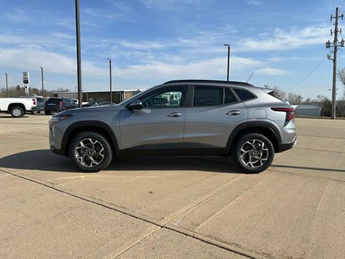 New 2025 Chevrolet Trax LT w/ Driver Confidence Package image 6