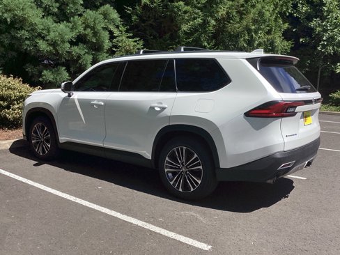 Used 2024 Toyota Grand Highlander AWD Hybrid image 9