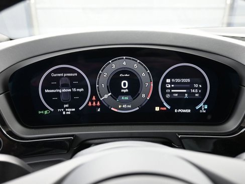 New 2025 Porsche Cayenne Turbo image 21