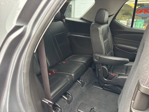 Used 2019 Chevrolet Traverse LT w/ LT Premium Package image 11