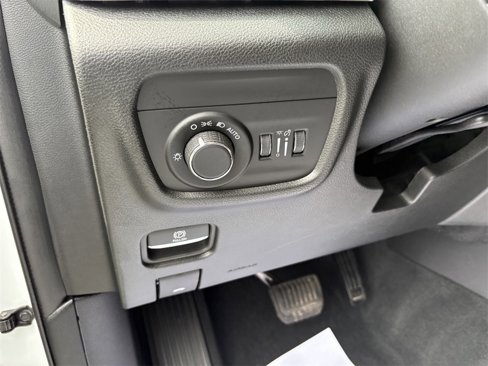 Used 2023 Jeep Grand Cherokee L Laredo w/ Luxury Tech Group I image 15