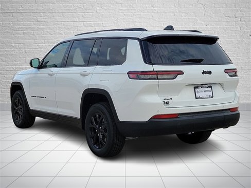 New 2025 Jeep Grand Cherokee L Laredo image 3