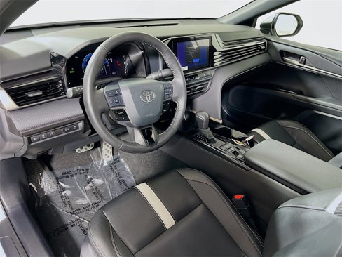 Certified 2025 Toyota Camry SE w/ Convenience Package image 10