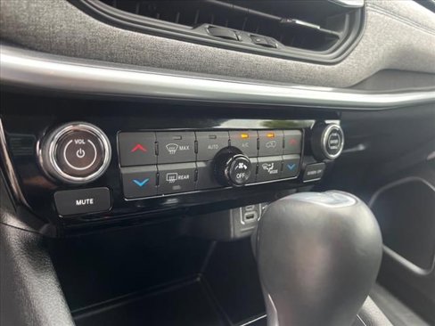 Used 2022 Jeep Compass Latitude w/ Convenience Group image 24