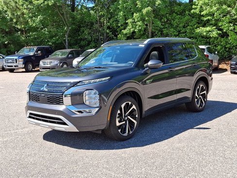 New 2025 Mitsubishi Outlander SEL image 2