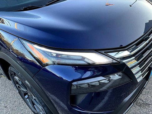 Certified 2025 Nissan Rogue SV image 31
