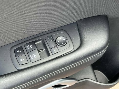 Used 2023 Dodge Challenger SXT image 13