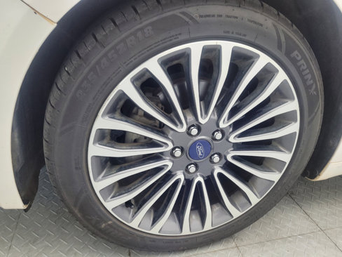 Used 2017 Ford Fusion SE w/ Fusion SE Technology Package image 31