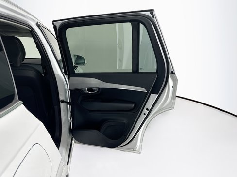 Used 2024 Volvo XC90 B5 Core image 33