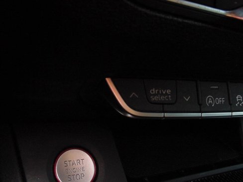 Used 2022 Audi SQ5 Premium image 18