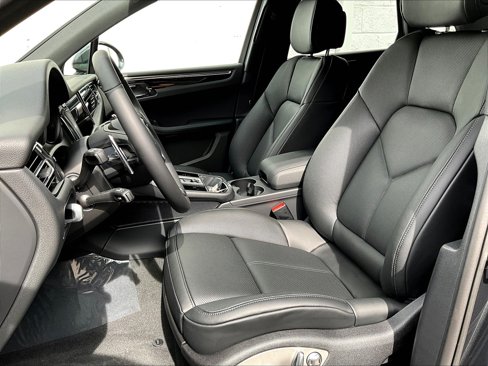 New 2026 Porsche Macan image 5