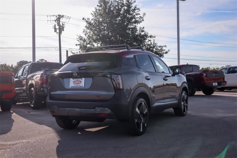 New 2026 Nissan Kicks SR image 5
