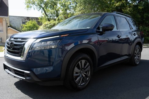 Used 2024 Nissan Pathfinder SV image 6