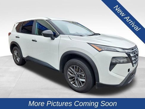 Used 2024 Nissan Rogue S image 1