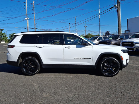 Certified 2023 Jeep Grand Cherokee L Limited w/ Black Appearance Package image 8
