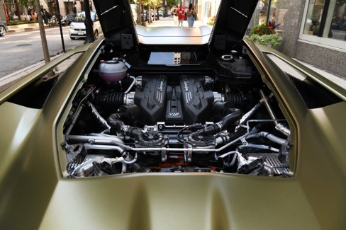 Used 2025 Lamborghini Revuelto image 35