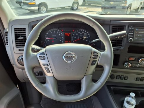 Used 2018 Nissan NV 3500 SL image 30