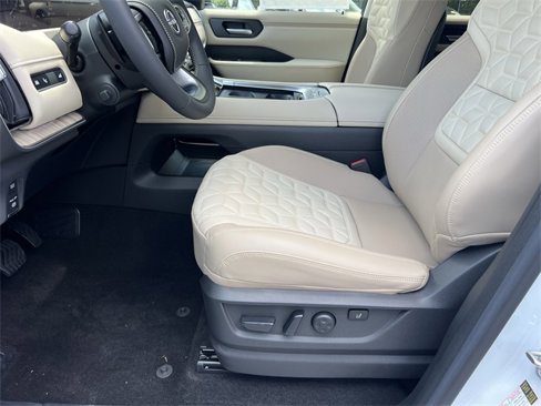 New 2025 Nissan Armada Platinum Reserve image 18