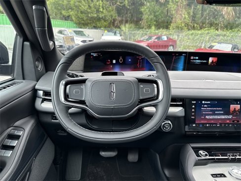 New 2025 Lincoln Navigator Reserve image 17