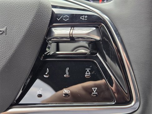 New 2025 Cadillac Lyriq Luxury image 31
