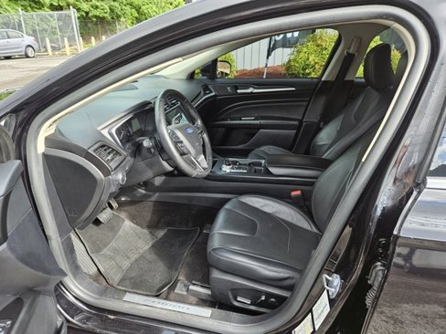 Used 2020 Ford Fusion Titanium image 7