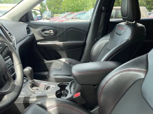 Used 2019 Jeep Cherokee Trailhawk w/ Comfort/Convenience Group image 13