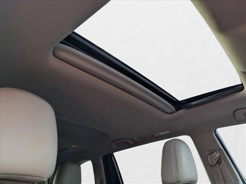 Used 2016 Toyota Highlander XLE image 22
